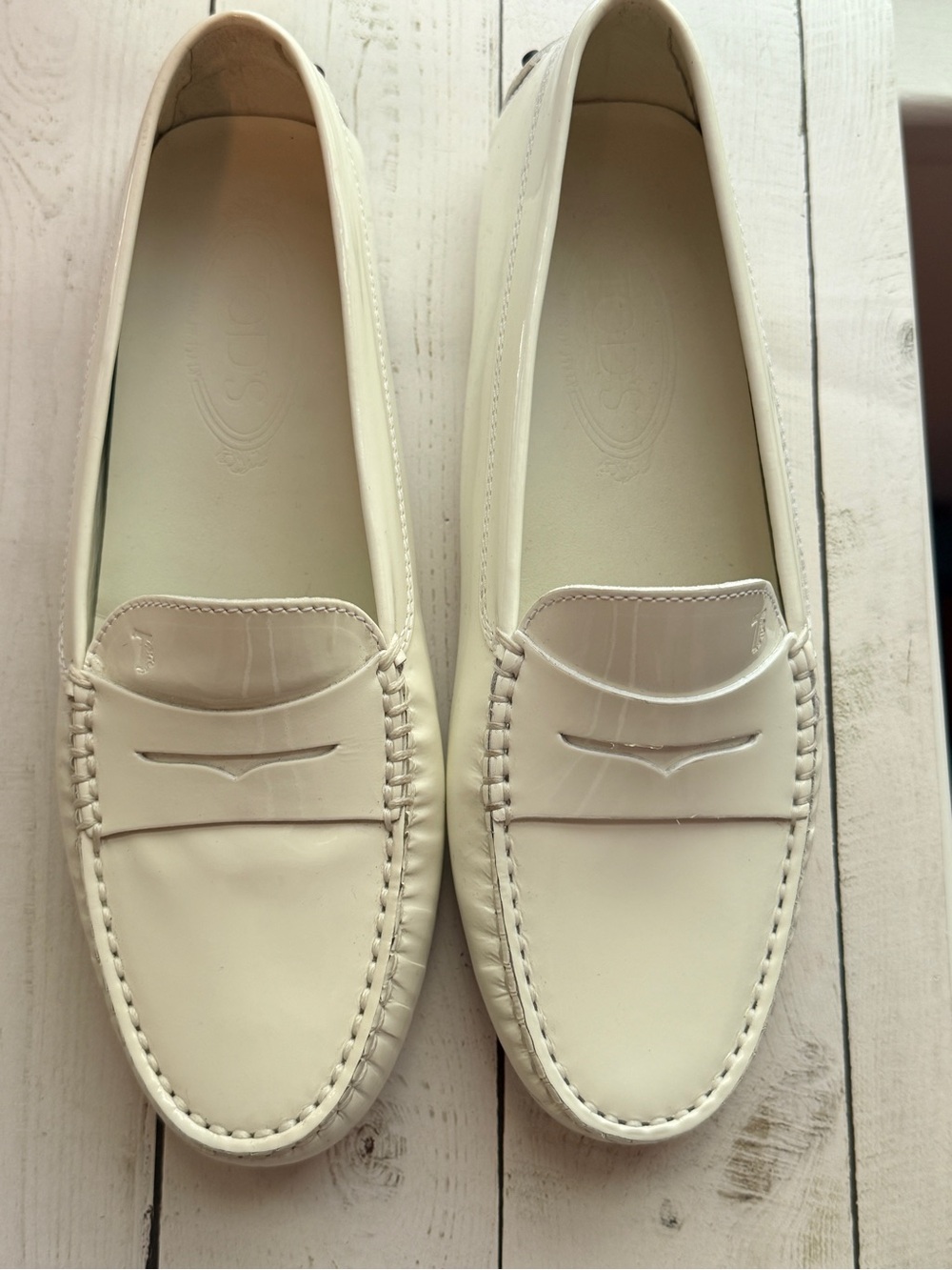 Tod's | City Gommino White Patent Leather Loafers - Picture 3 of 14